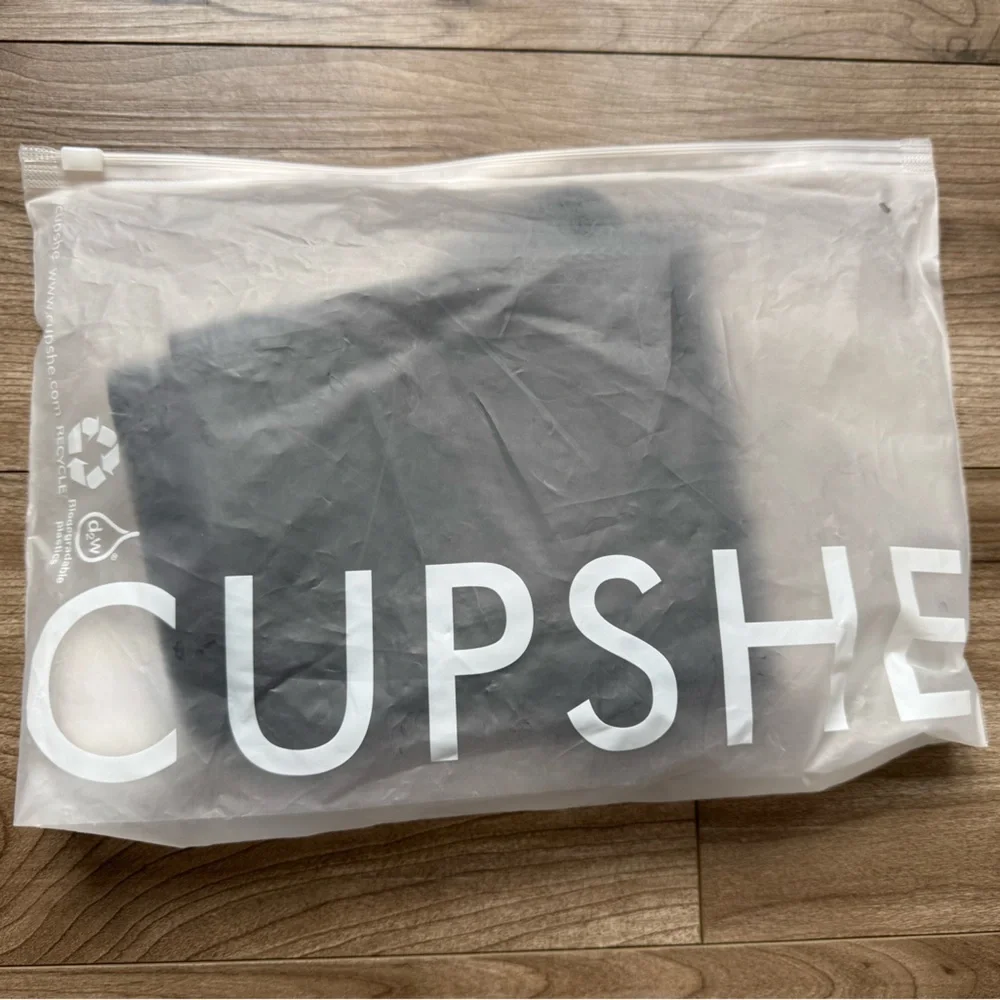 CUPSHE swim bottoms Black Texture High Waist Size Medium New